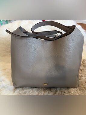 Michael Kors Junie Pebbled Leather  Pearl Gray Hobo Shoulder Bag Gold MK logo